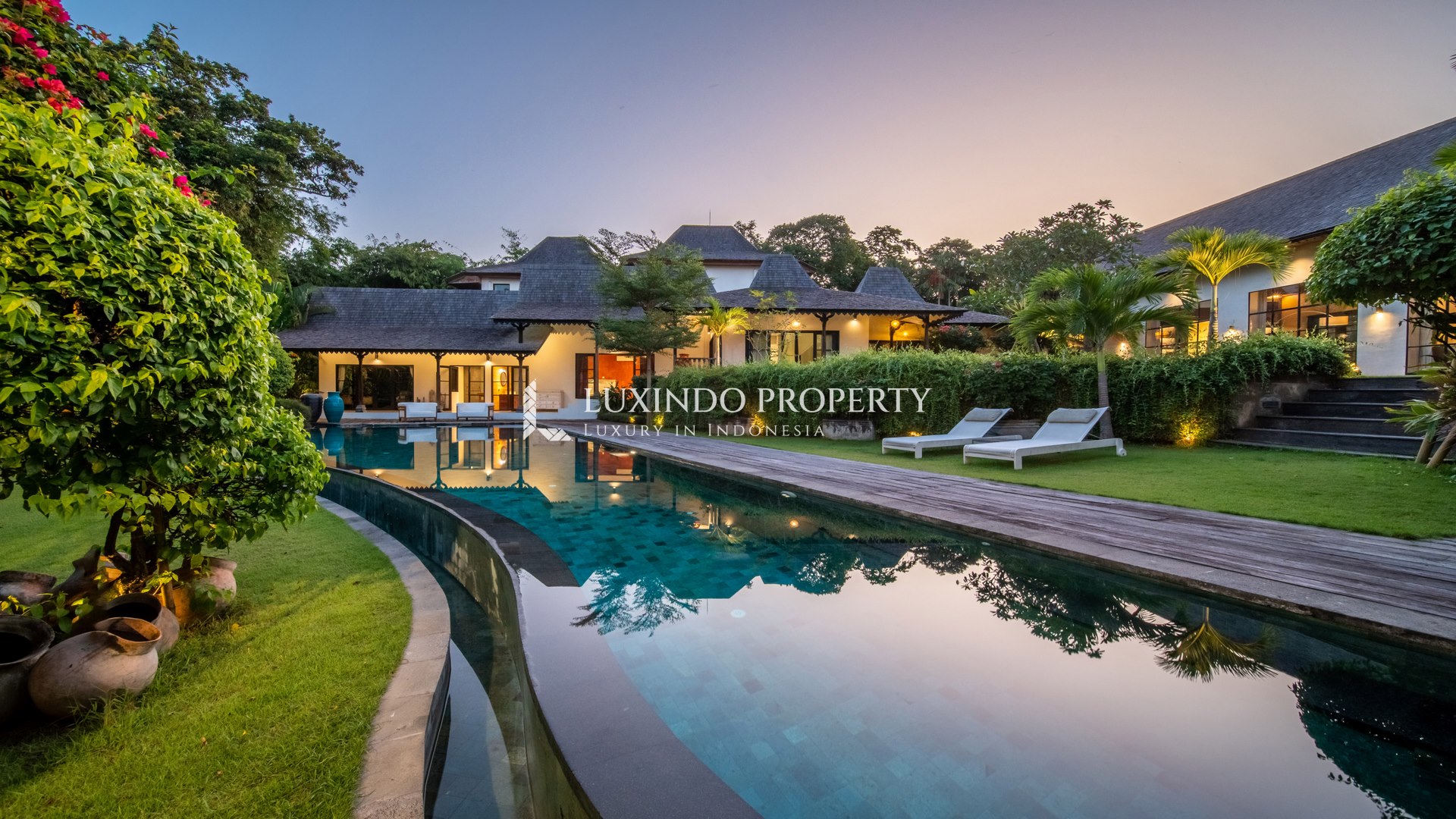 UMALAS - STYLISH 6 BEDROOM RETREAT (LHV1056)